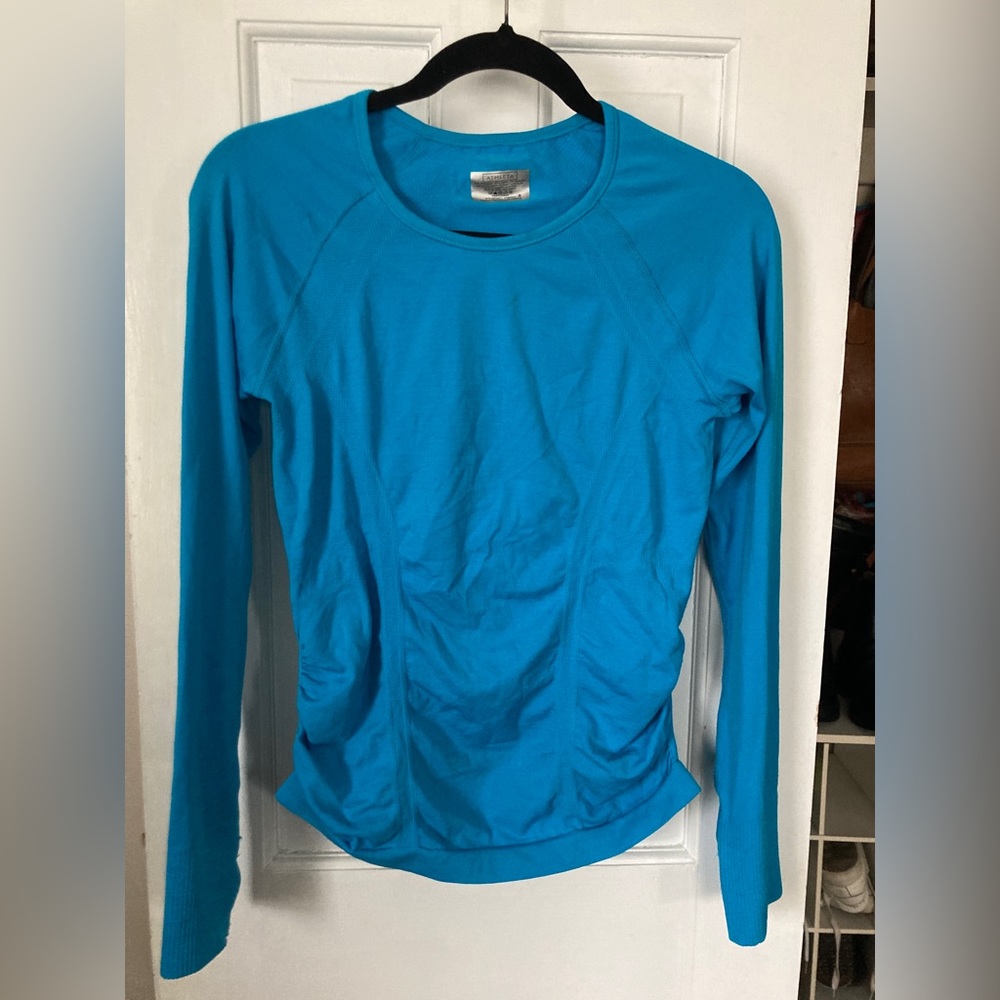 Athleta long sleeve blue shirt